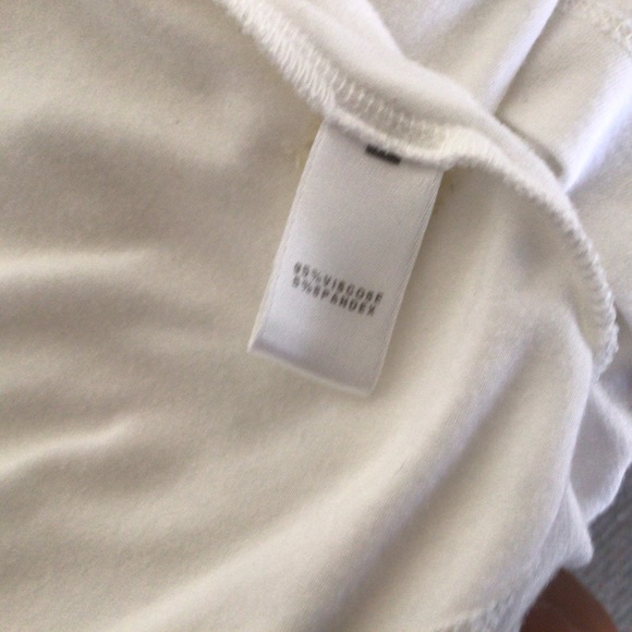 ST. JOHN WHITE EMBELLISHED V NECK TEE SHIRT MEDIUM - Picture 7 of 16